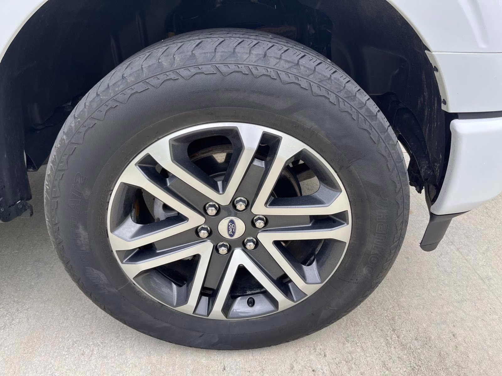 2023 Oxford White Ford F-150 XL 4X4 Truck