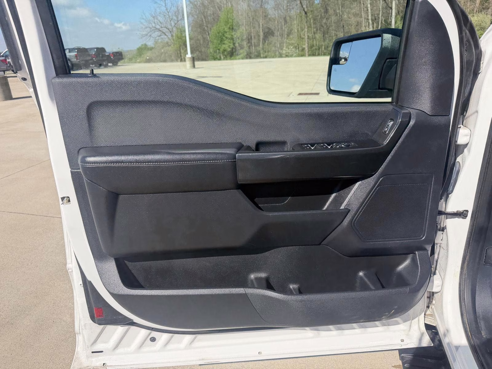 2023 Oxford White Ford F-150 XL 4X4 Truck