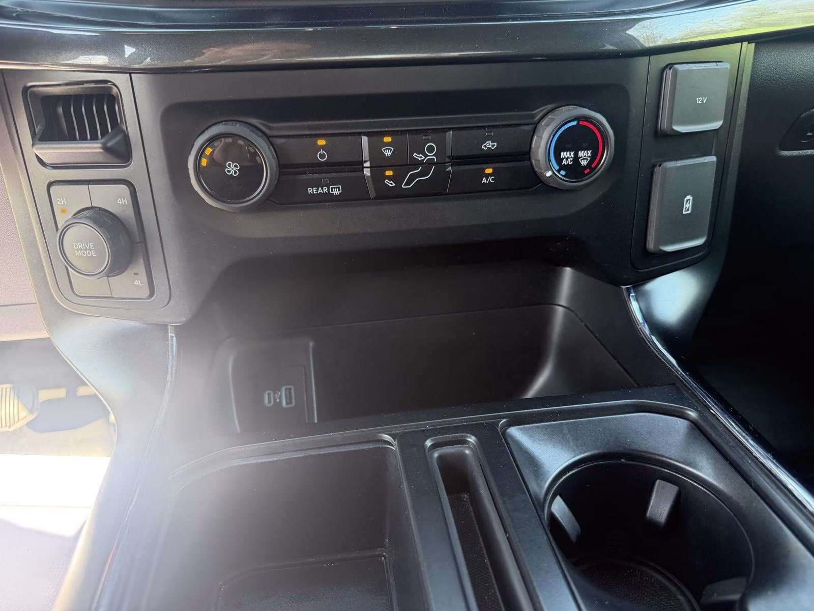 2023 Oxford White Ford F-150 XL 4X4 Truck