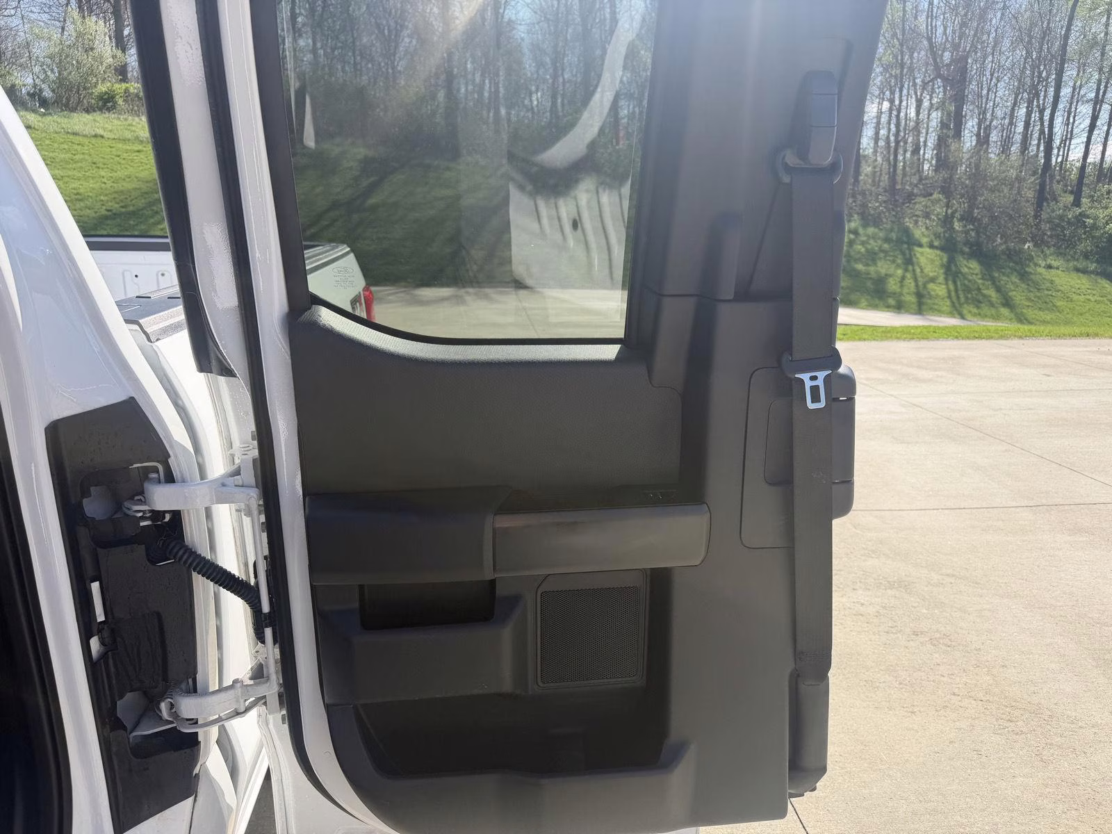 2023 Oxford White Ford F-150 XL 4X4 Truck