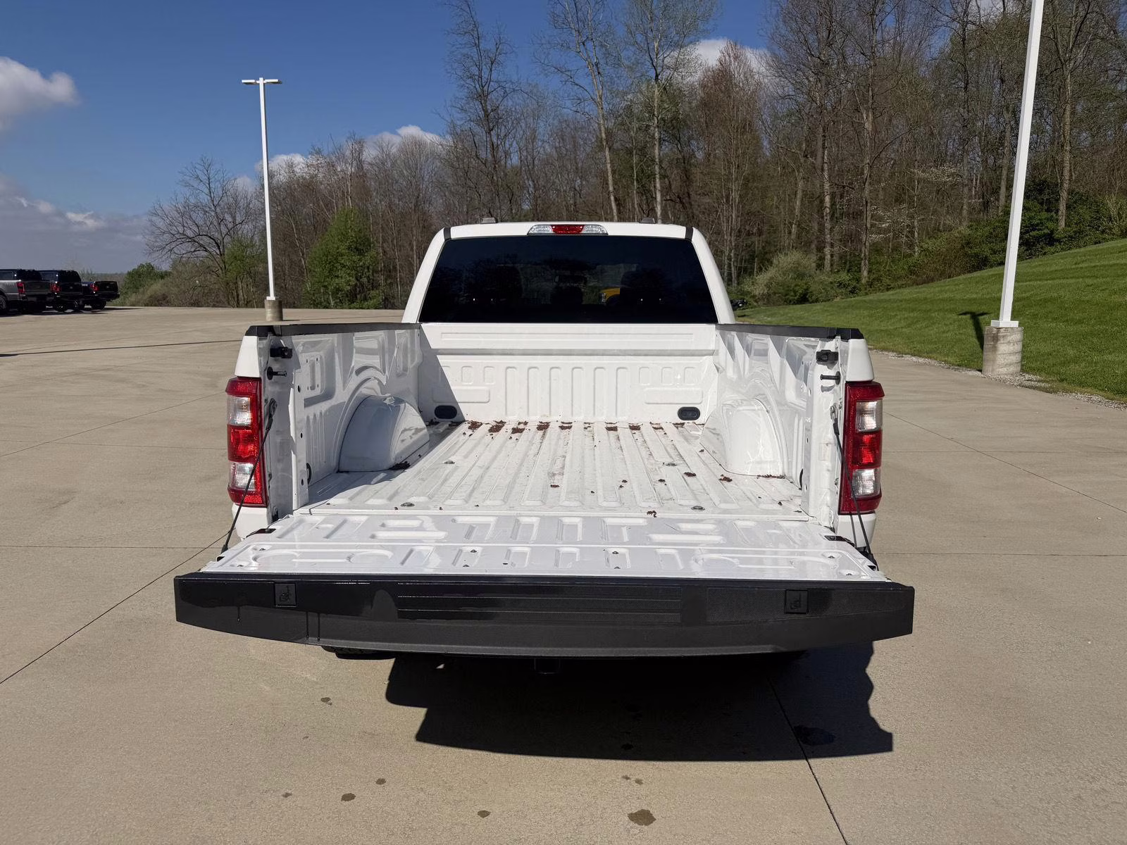 2023 Oxford White Ford F-150 XL 4X4 Truck
