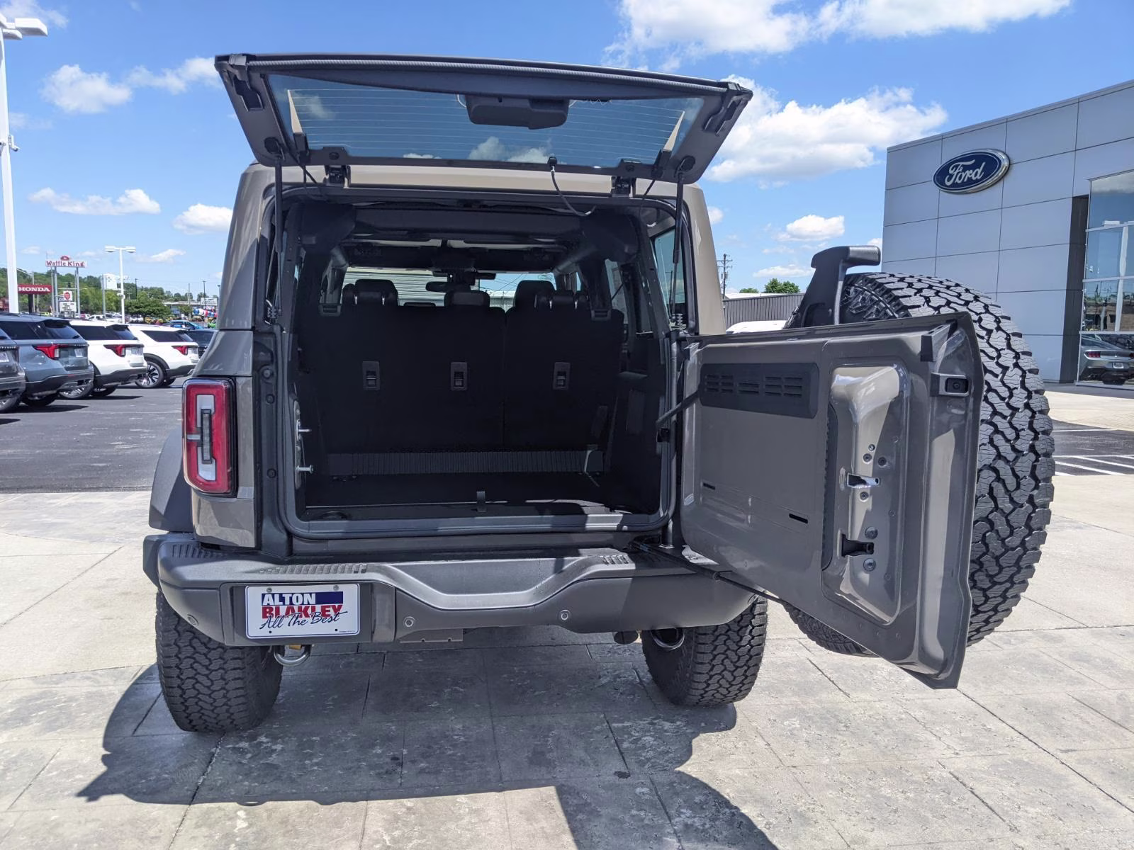 2026 Marsh Gray Ford Bronco Badlands 4X4 SUV