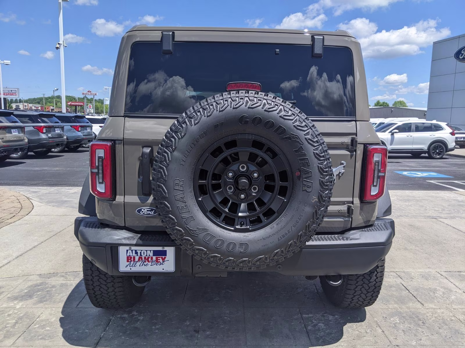 2026 Marsh Gray Ford Bronco Badlands 4X4 SUV
