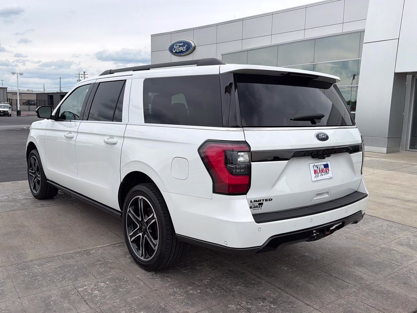 2021 Star White Metallic Tri-Coat Ford Expedition Max Limited 4X4 SUV