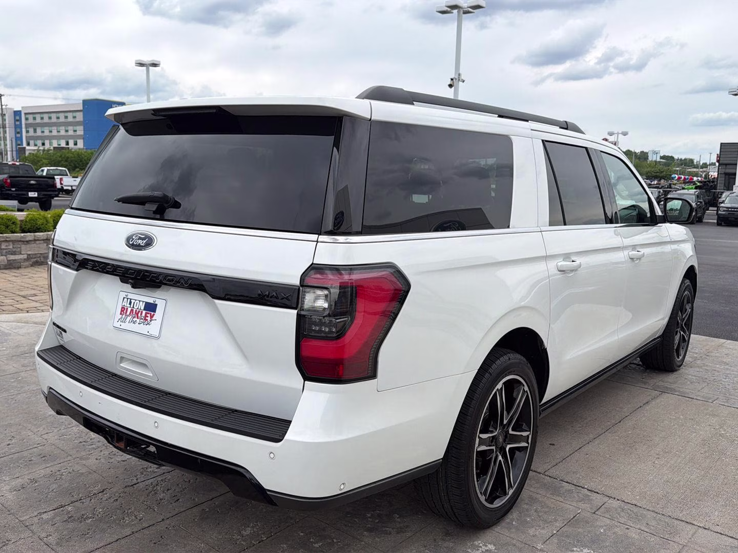 2021 Star White Metallic Tri-Coat Ford Expedition Max Limited 4X4 SUV