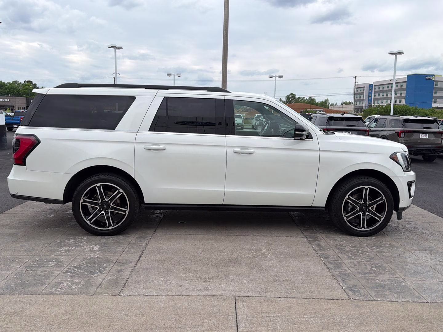 2021 Star White Metallic Tri-Coat Ford Expedition Max Limited 4X4 SUV