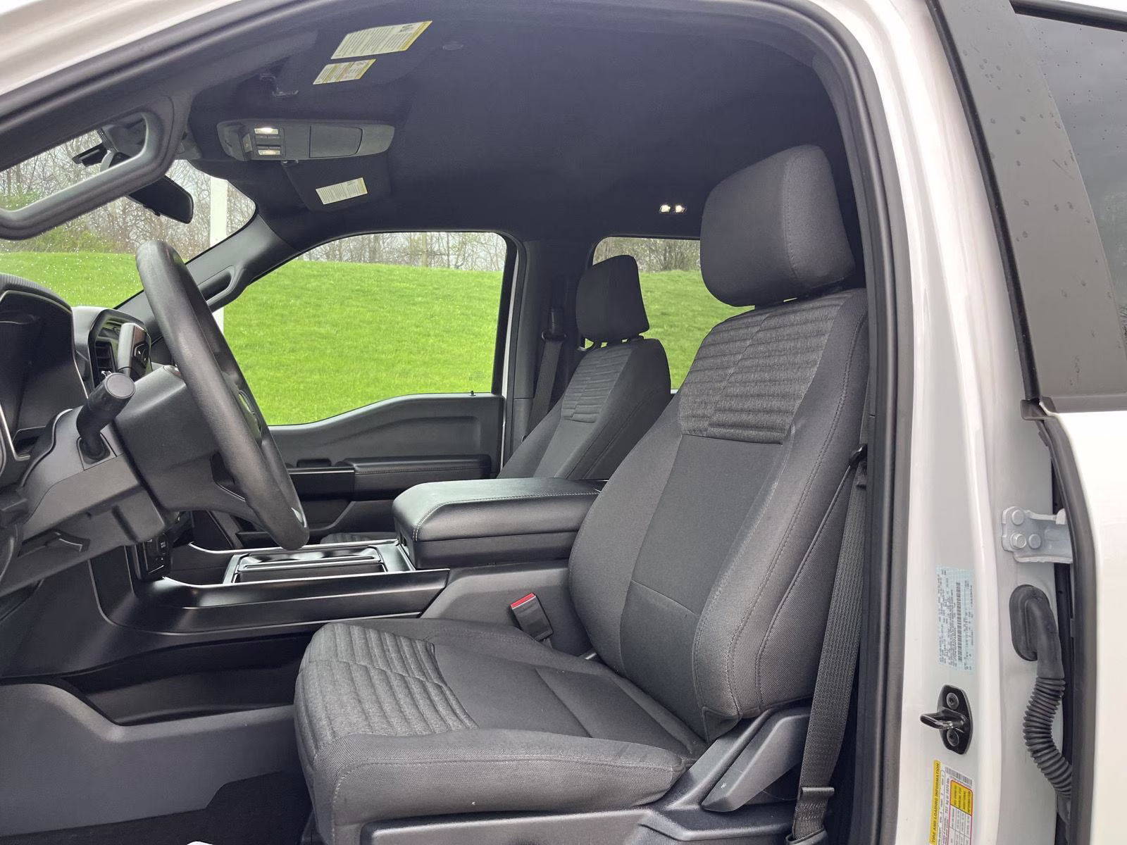 2023 Oxford White Ford F-150 XL 4X4 Truck