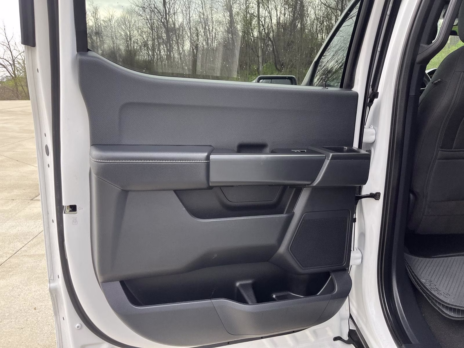 2023 Oxford White Ford F-150 XL 4X4 Truck