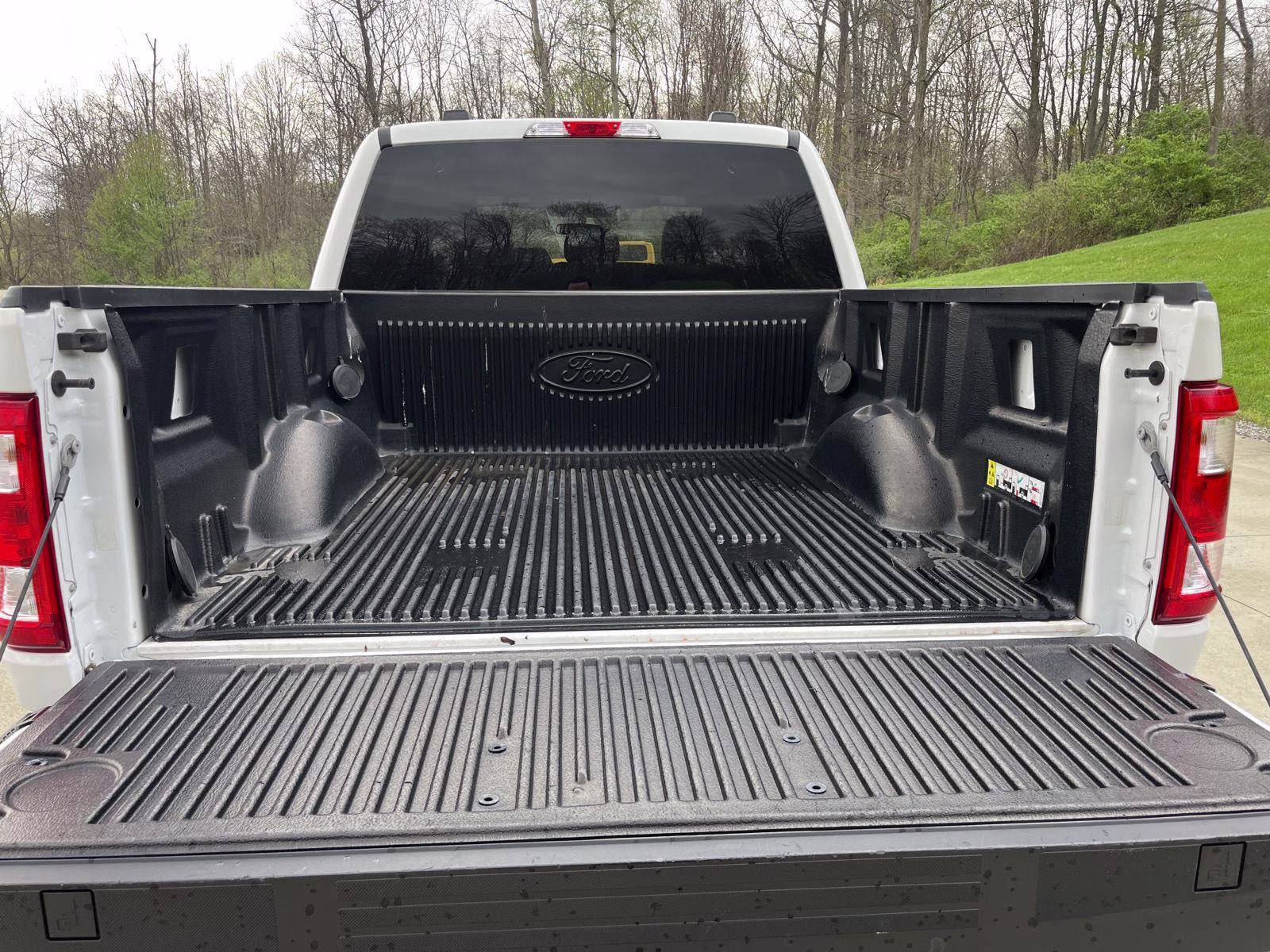 2023 Oxford White Ford F-150 XL 4X4 Truck