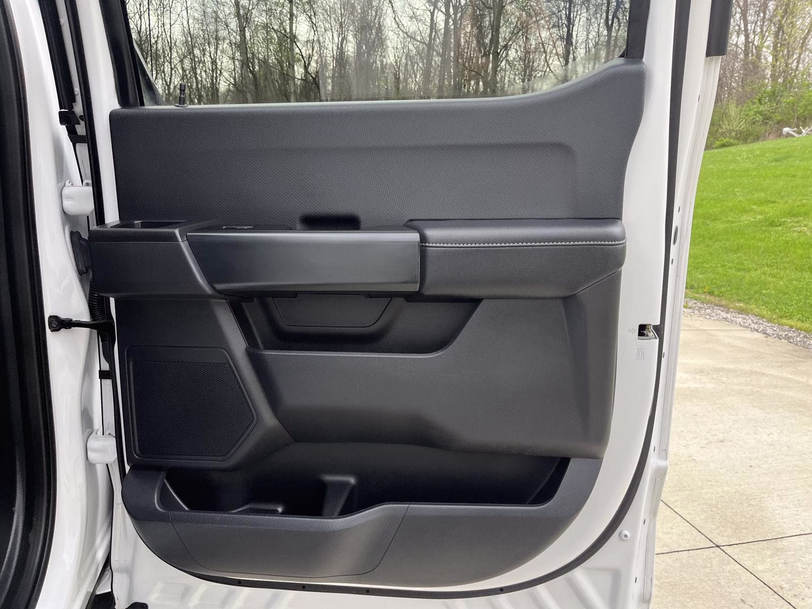 2023 Oxford White Ford F-150 XL 4X4 Truck