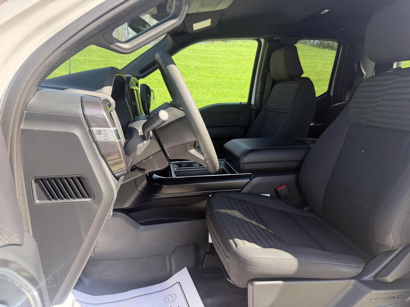 2023 Oxford White Ford F-150 XL 4X4 Truck