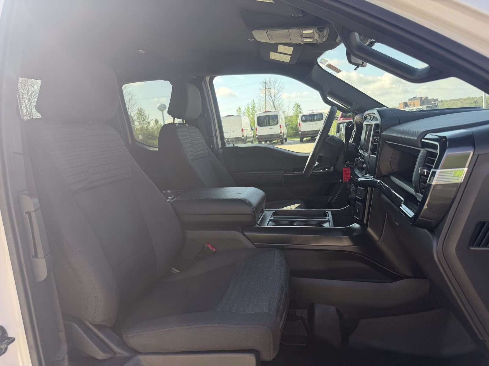2023 Oxford White Ford F-150 XL 4X4 Truck