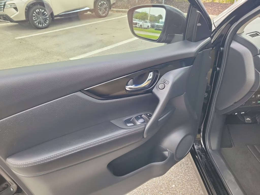 2022 Magnetic Black Pearl Nissan Rogue Sport SV FWD SUV