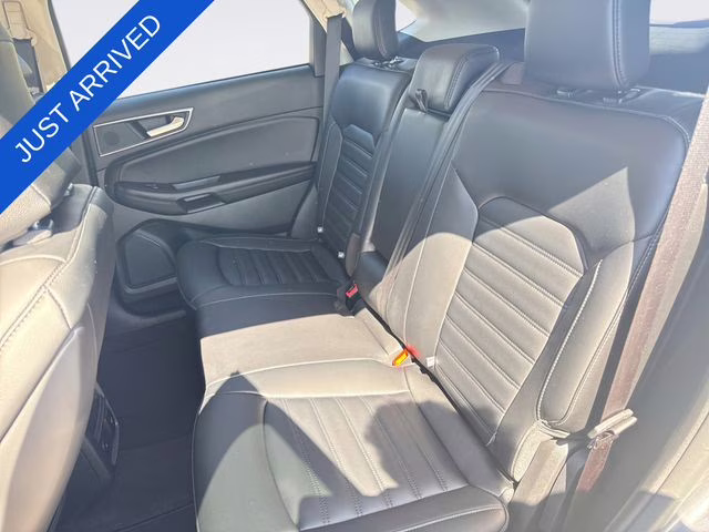 2024 Gray Metallic Ford Edge SEL AWD SUV