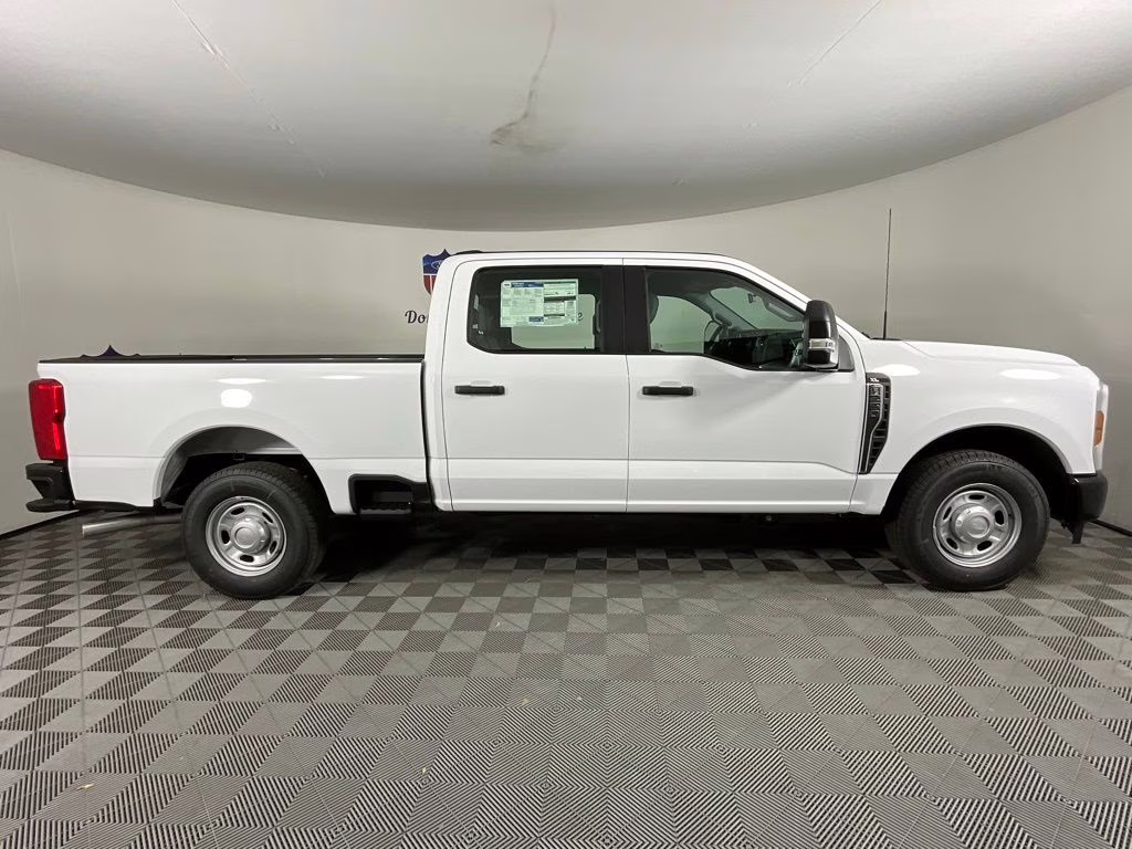 2026 Oxford White Ford Super Duty F-250 SRW XL RWD Truck