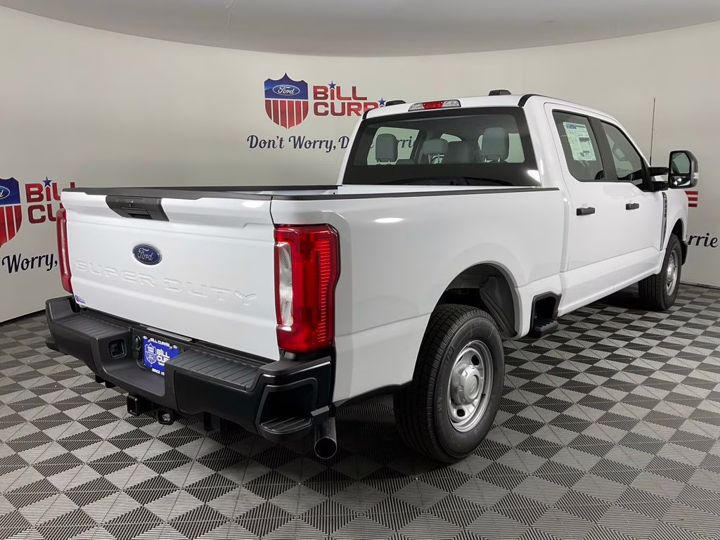 2026 Oxford White Ford Super Duty F-250 SRW XL RWD Truck