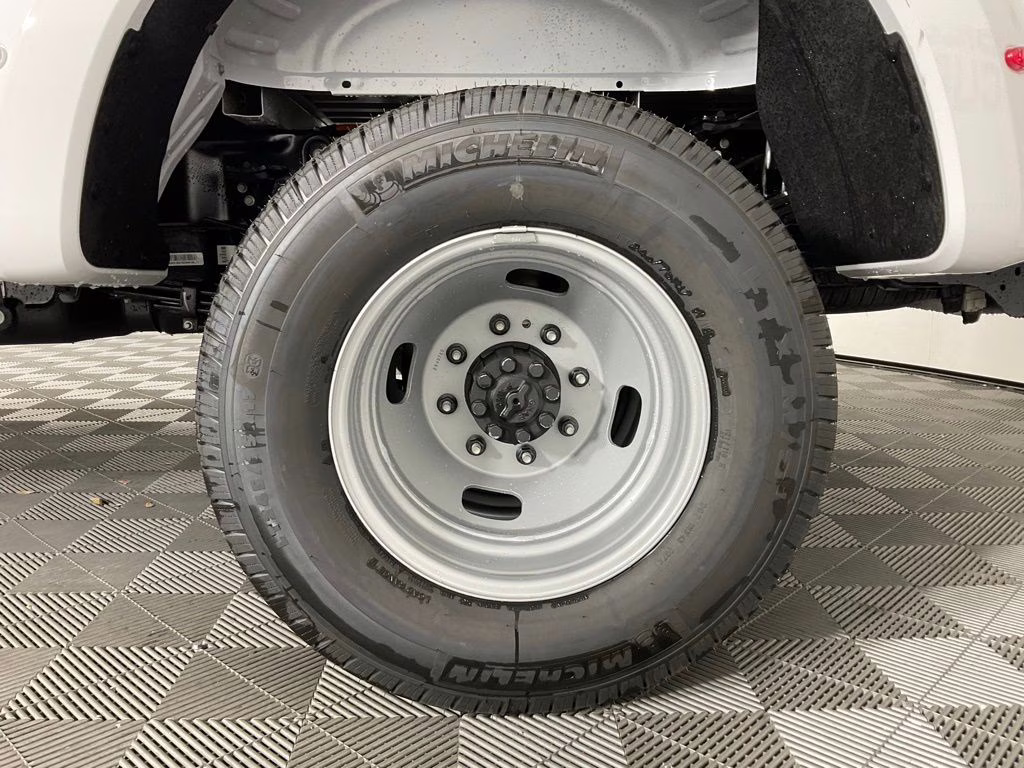 2026 Oxford White Ford Super Duty F-350 DRW XL 4X4 Truck