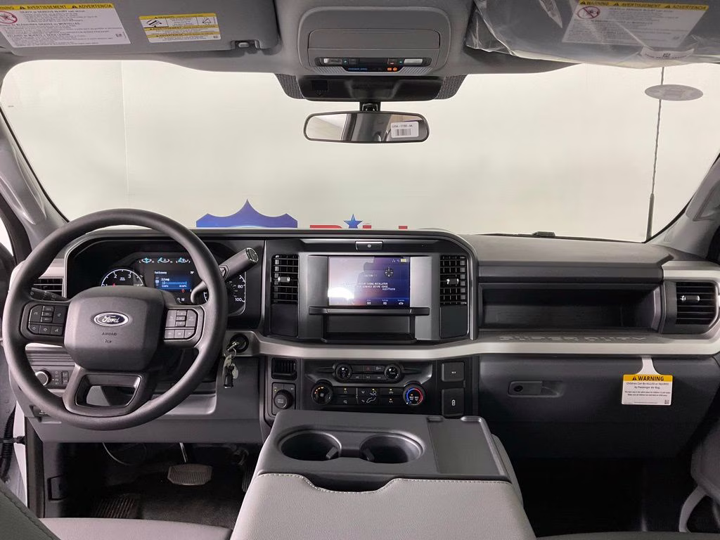 2026 Oxford White Ford Super Duty F-350 DRW XL 4X4 Truck