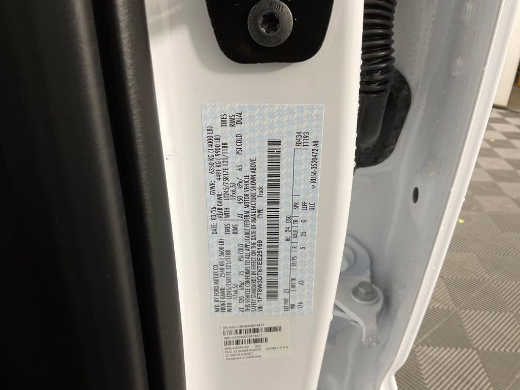 2026 Oxford White Ford Super Duty F-350 DRW XL 4X4 Truck