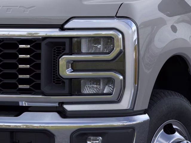 2026 Avalanche Ford Super Duty F-350 DRW Lariat DRW 4X4 Truck