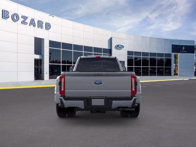2026 Avalanche Ford Super Duty F-350 DRW Lariat DRW 4X4 Truck
