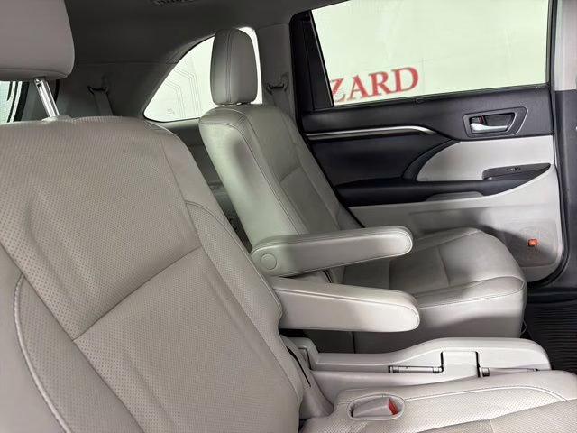 2015 Silver Sky Metallic Toyota Highlander Limited Platinum V6 AWD SUV