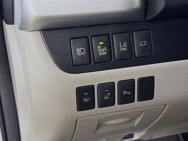 2015 Silver Sky Metallic Toyota Highlander Limited Platinum V6 AWD SUV