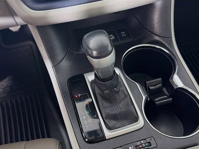 2015 Silver Sky Metallic Toyota Highlander Limited Platinum V6 AWD SUV