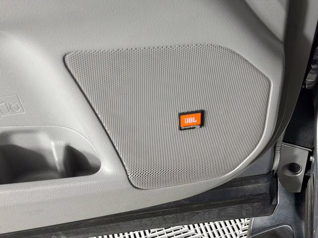 2015 Silver Sky Metallic Toyota Highlander Limited Platinum V6 AWD SUV