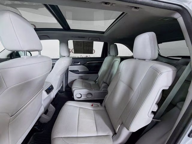 2015 Silver Sky Metallic Toyota Highlander Limited Platinum V6 AWD SUV