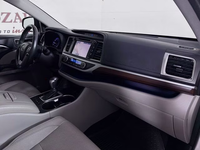2015 Silver Sky Metallic Toyota Highlander Limited Platinum V6 AWD SUV