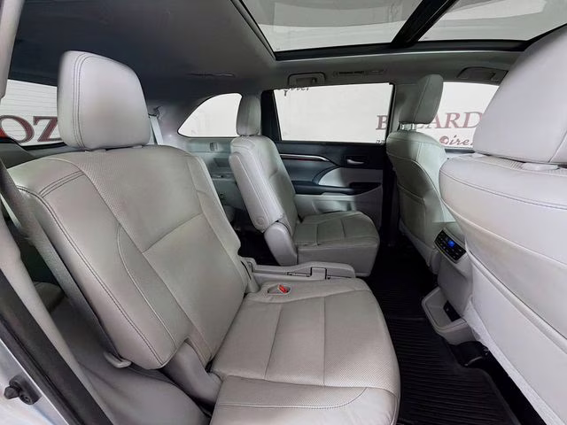 2015 Silver Sky Metallic Toyota Highlander Limited Platinum V6 AWD SUV