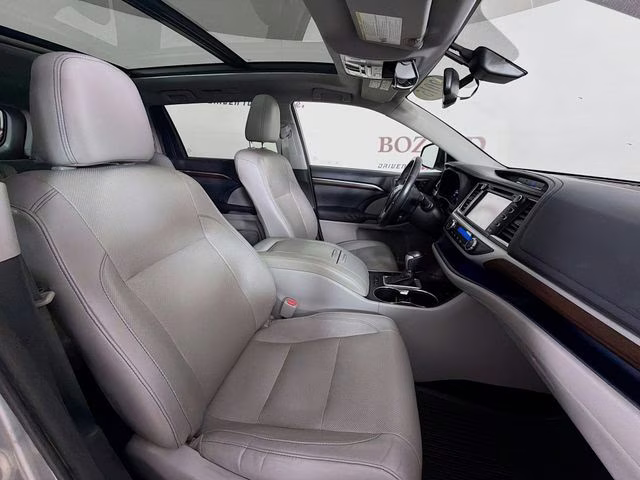 2015 Silver Sky Metallic Toyota Highlander Limited Platinum V6 AWD SUV