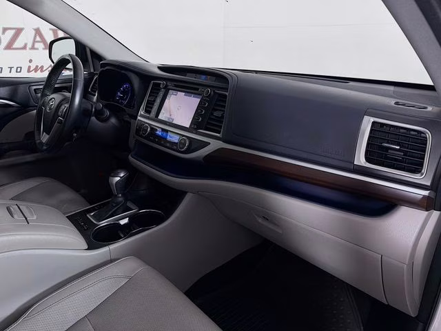 2015 Silver Sky Metallic Toyota Highlander Limited Platinum V6 AWD SUV