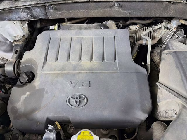 2015 Silver Sky Metallic Toyota Highlander Limited Platinum V6 AWD SUV