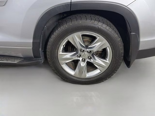 2015 Silver Sky Metallic Toyota Highlander Limited Platinum V6 AWD SUV
