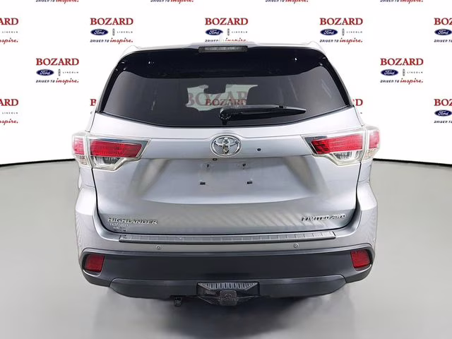 2015 Silver Sky Metallic Toyota Highlander Limited Platinum V6 AWD SUV