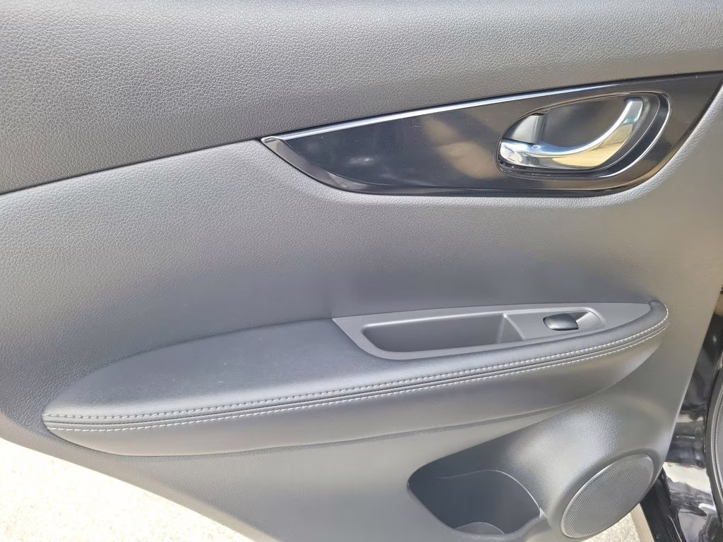 2022 Magnetic Black Pearl Nissan Rogue Sport SV FWD SUV