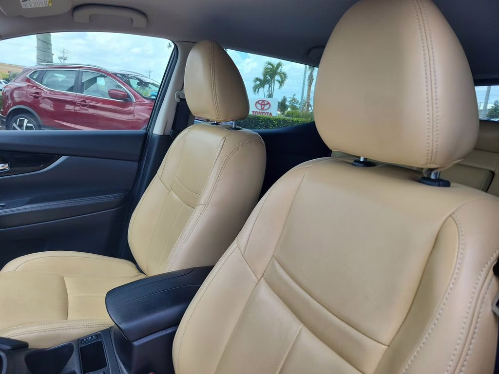 2022 Magnetic Black Pearl Nissan Rogue Sport SV FWD SUV