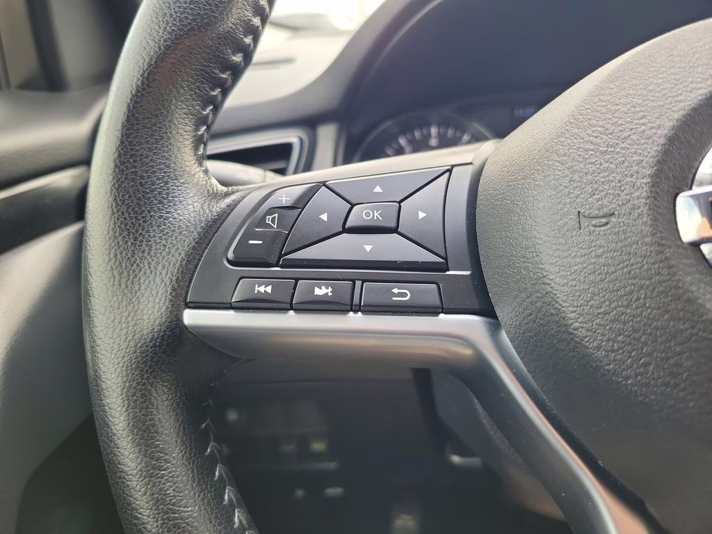 2022 Magnetic Black Pearl Nissan Rogue Sport SV FWD SUV