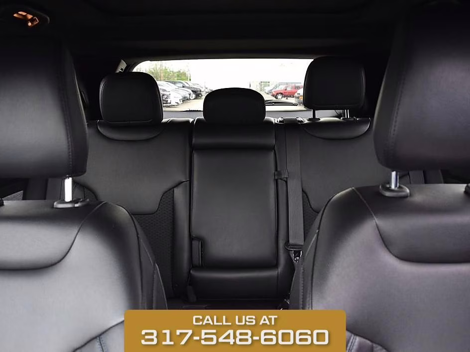 2025 Bright White Clearcoat Jeep Compass Latitude 4X4 SUV
