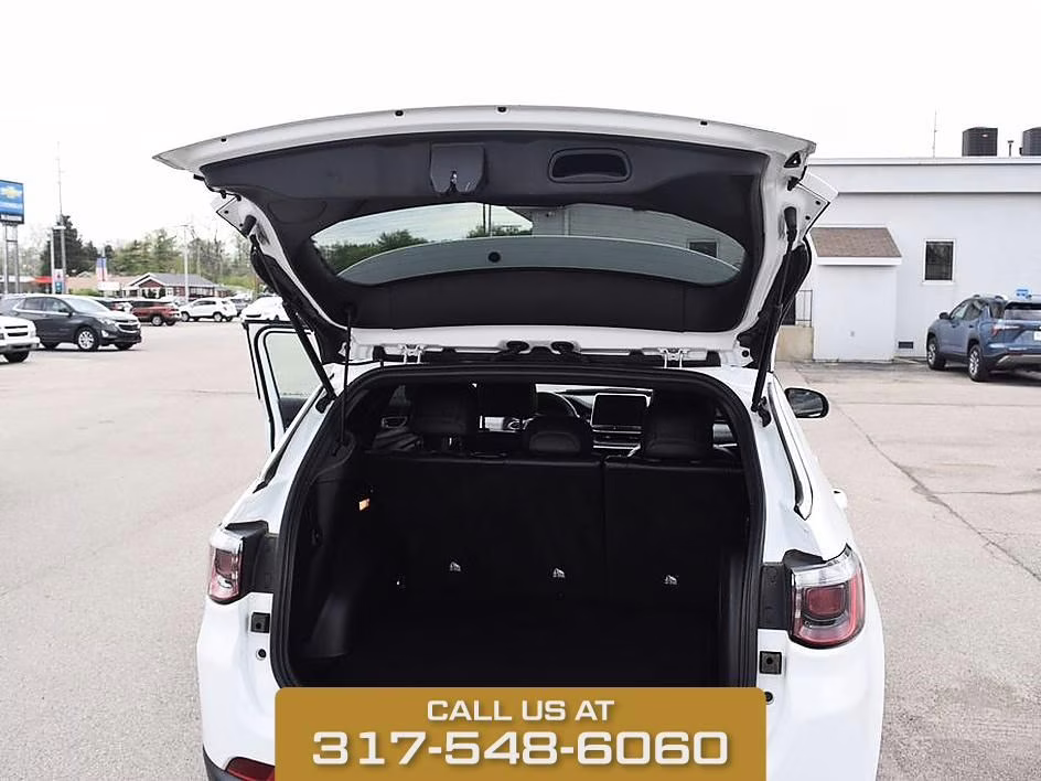 2025 Bright White Clearcoat Jeep Compass Latitude 4X4 SUV