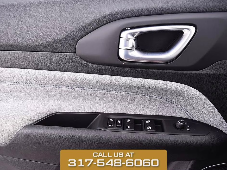 2025 Bright White Clearcoat Jeep Compass Latitude 4X4 SUV