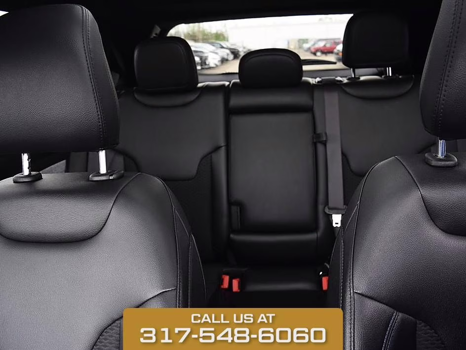 2025 Bright White Clearcoat Jeep Compass Latitude 4X4 SUV
