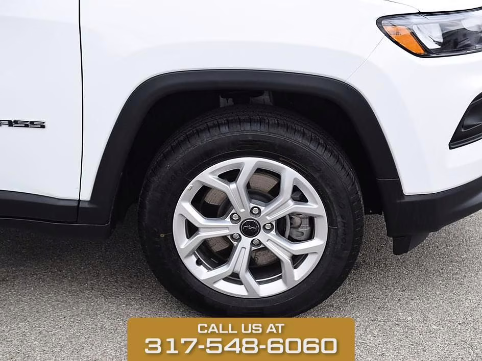 2025 Bright White Clearcoat Jeep Compass Latitude 4X4 SUV