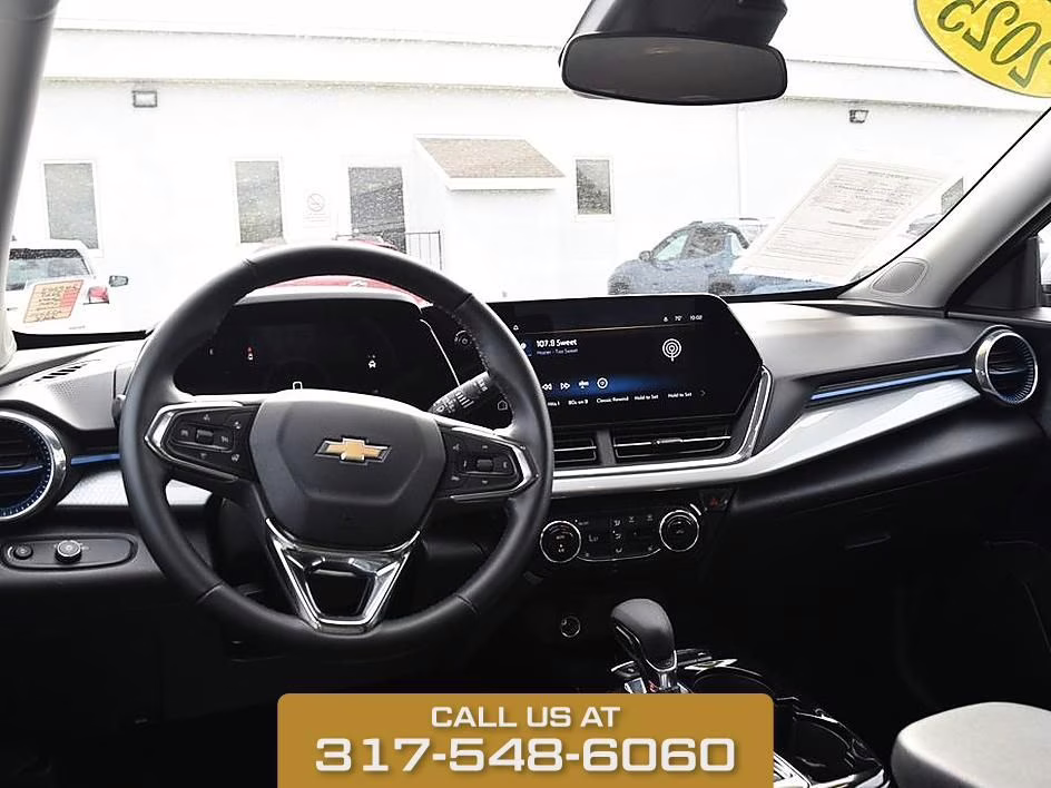 2025 Sterling Gray Metallic Chevrolet Trax LT FWD SUV