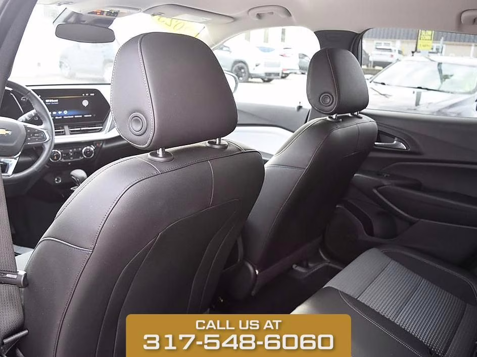 2025 Sterling Gray Metallic Chevrolet Trax LT FWD SUV