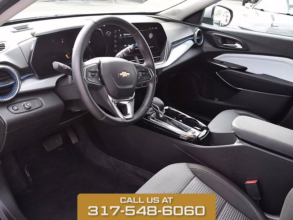 2025 Sterling Gray Metallic Chevrolet Trax LT FWD SUV