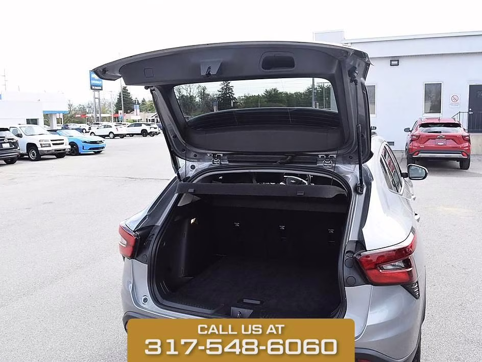 2025 Sterling Gray Metallic Chevrolet Trax LT FWD SUV