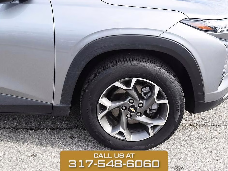 2025 Sterling Gray Metallic Chevrolet Trax LT FWD SUV